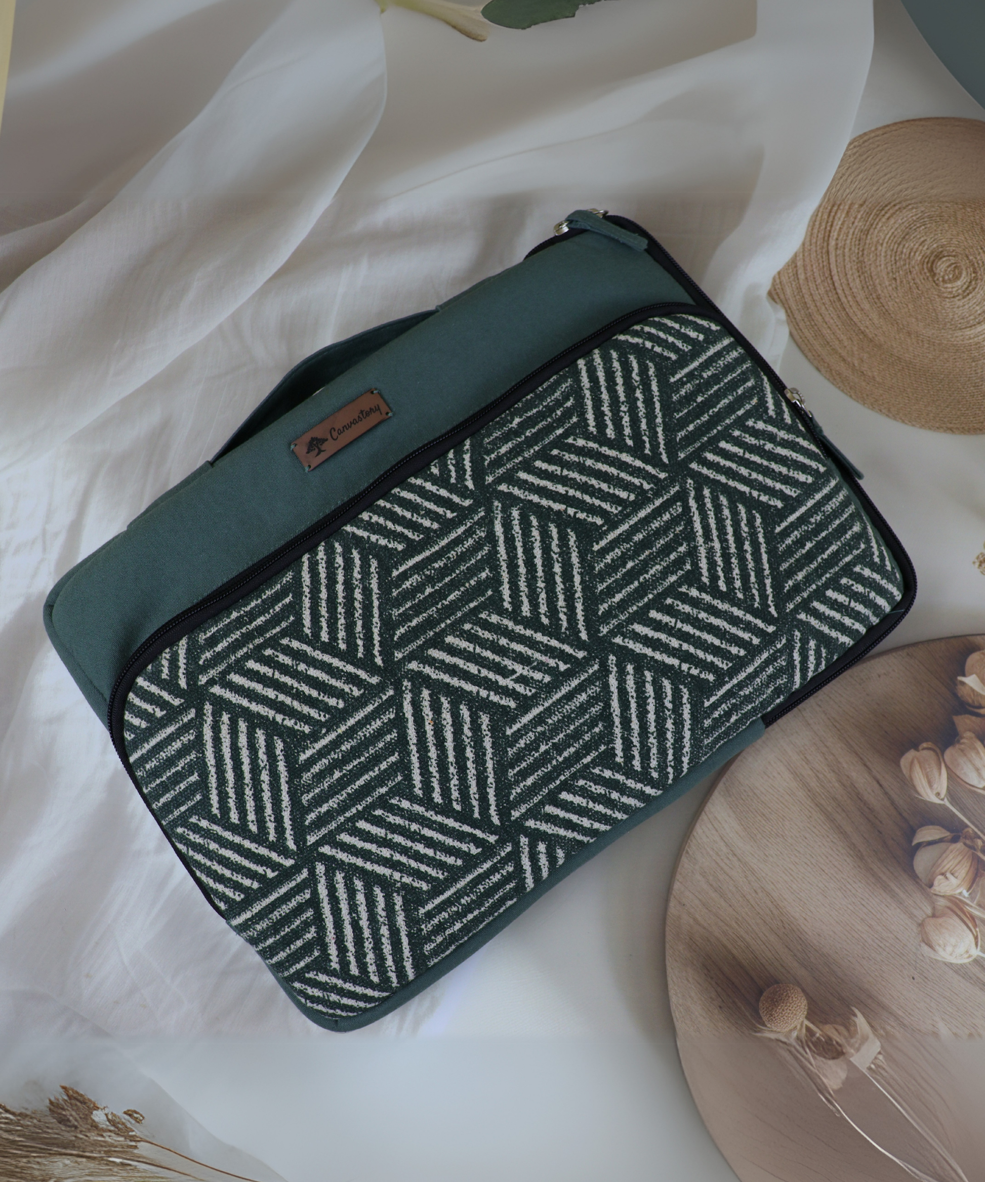 Functional laptop sleeve 14 inch, Laptop sleeve with pockets 14 inch, 14-inch laptop sleeve, Laptop sleeve with handle, Unisex laptop sleeve 14 inch, Slim laptop bag, Portable laptop sleeve, Handmade Laptop Sleeve for 14-inch, Sustainable Laptop Sleeve