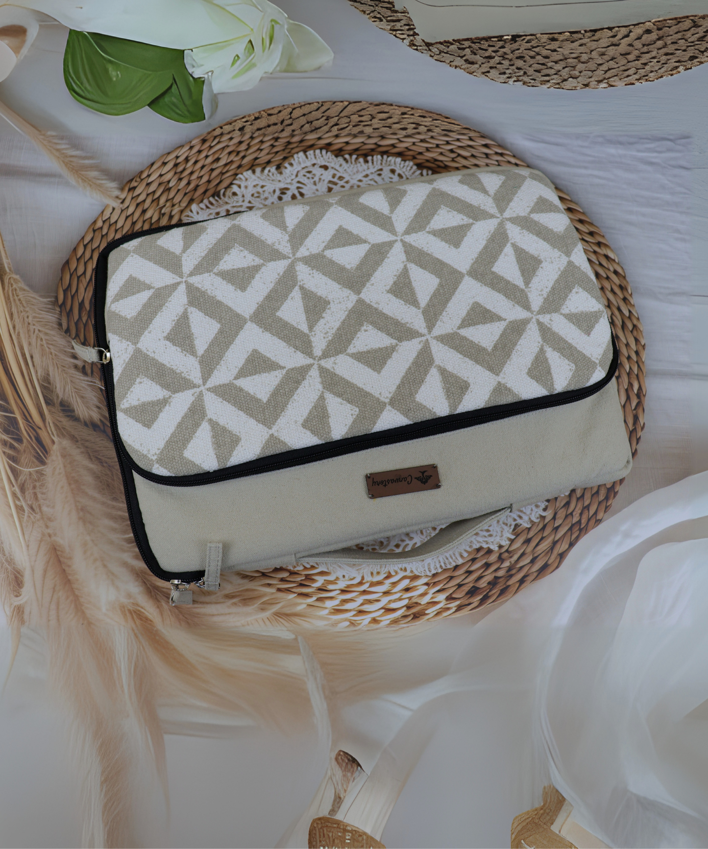 Functional laptop sleeve 14 inch, Laptop sleeve with pockets 14 inch, 14-inch laptop sleeve, Laptop sleeve with handle, Unisex laptop sleeve 14 inch, Slim laptop bag, Portable laptop sleeve, Handmade Laptop Sleeve for 14-inch, Sustainable Laptop Sleeve