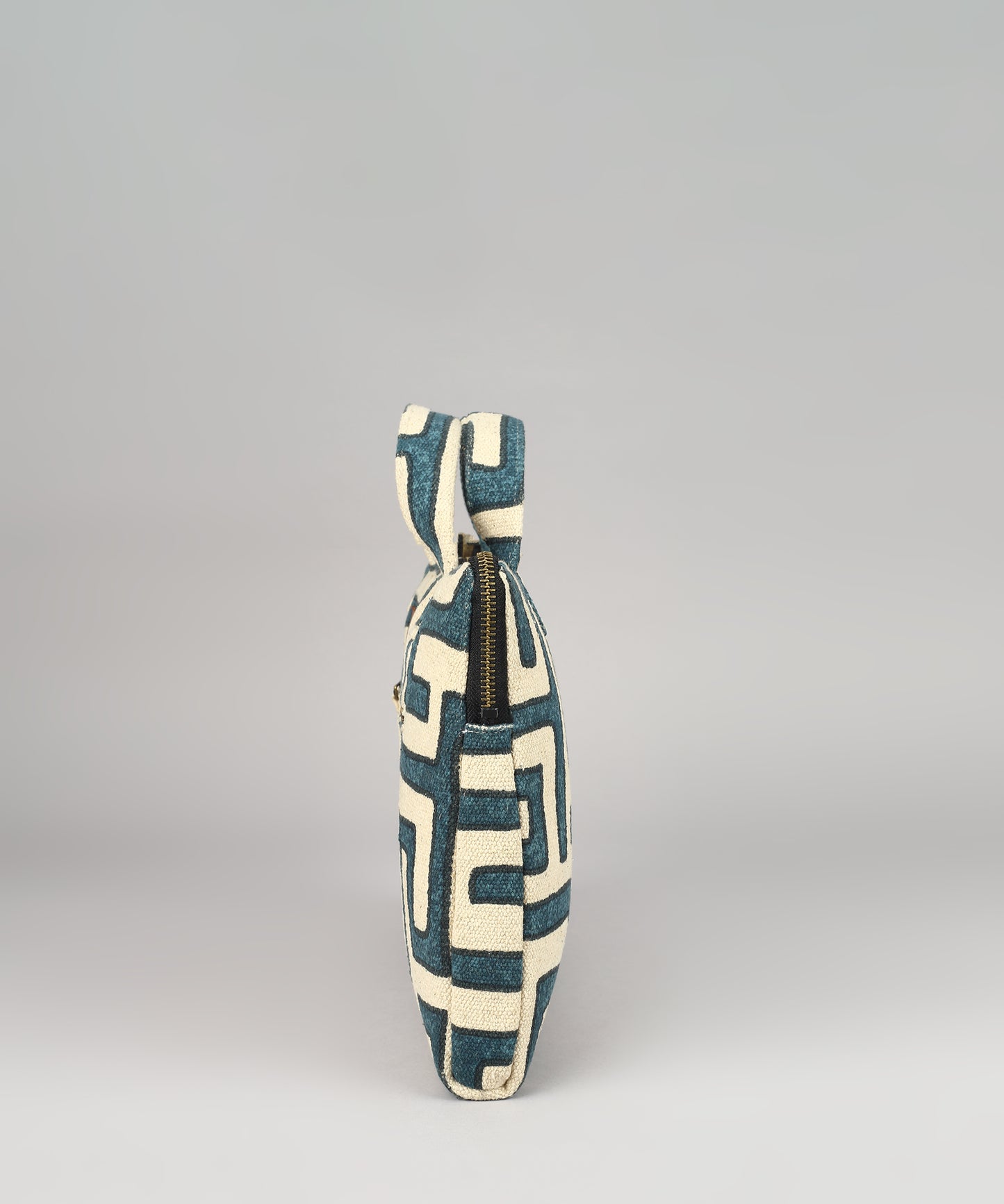 Sustainable Cotton iPad Sleeve with Detachable Handle, Handmade Sustainable Cotton iPad Sleeve with Handle, Eco-friendly Cotton iPad Sleeve with Handle, Cotton iPad Sleeve with Handle and Padded Interior, Recycled Cotton iPad Sleeve with Handle