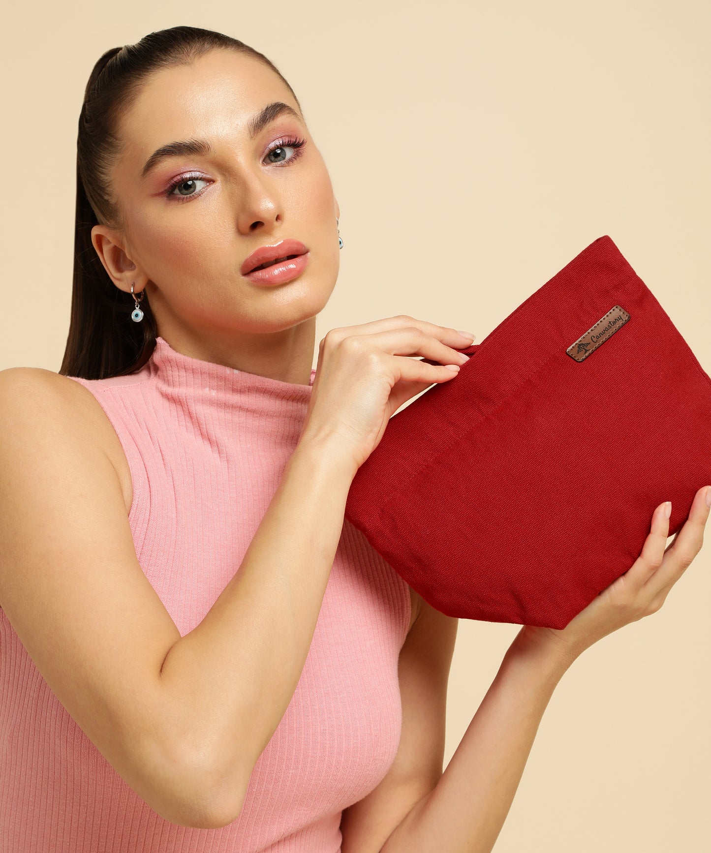 cosmetic kit, cosmetic pouch, cosmetic travel pouch, Canvas cosmetic pouch, Boat-shaped pouches, Zippered cosmetic pouch, Eco-friendly cosmetic bag, Multi-use makeup bag