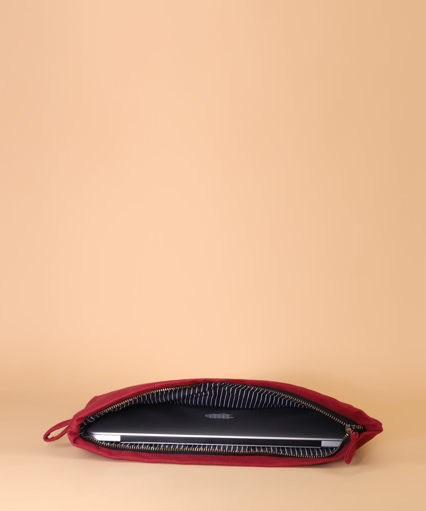 Sustainable-Cotton-Laptop-Sleeve, Eco-friendly-Cotton-Laptop-Sleeve, Handmade-Sustainable-Cotton-Laptop-Sleeve, Handmade-15-inch-Laptop-Sleeve, Minimalist-Cotton-Laptop-Case