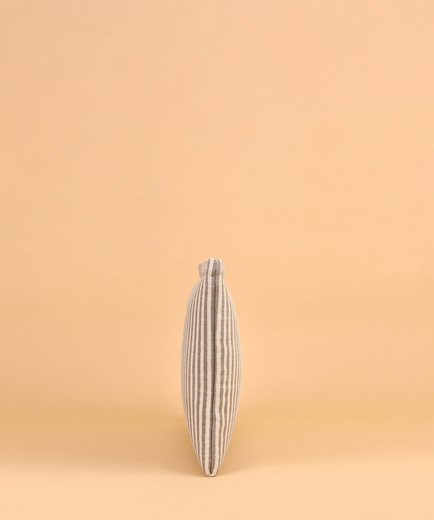 Sustainable-Cotton-Laptop-Sleeve, Eco-friendly-Cotton-Laptop-Sleeve, Handmade-Sustainable-Cotton-Laptop-Sleeve, Handmade-15-inch-Laptop-Sleeve, Minimalist-Cotton-Laptop-Sleeve