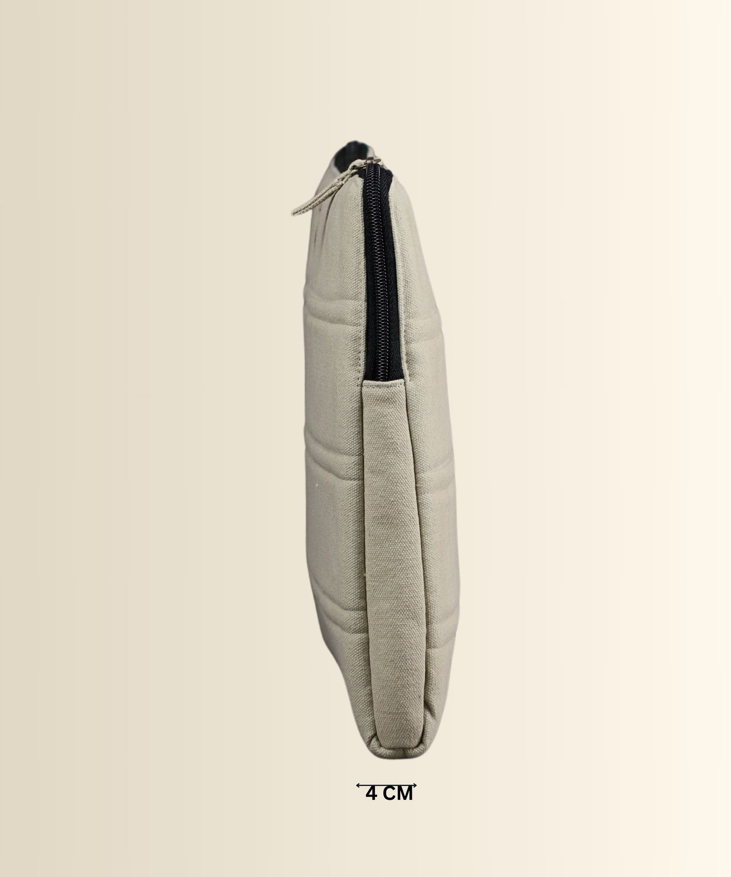 Quilted laptop sleeve, Laptop case, Padded laptop sleeve, soft laptop case, Quilted protective sleeve, Laptop bag with padding, Stylish laptop sleeve, Cushioned laptop case, Fabric laptop sleeve, Laptop protection sleeve, Trendy laptop case, Quilted laptop cover, Waterproof quilted sleeve, Lightweight laptop sleeve, Modern quilted laptop case.