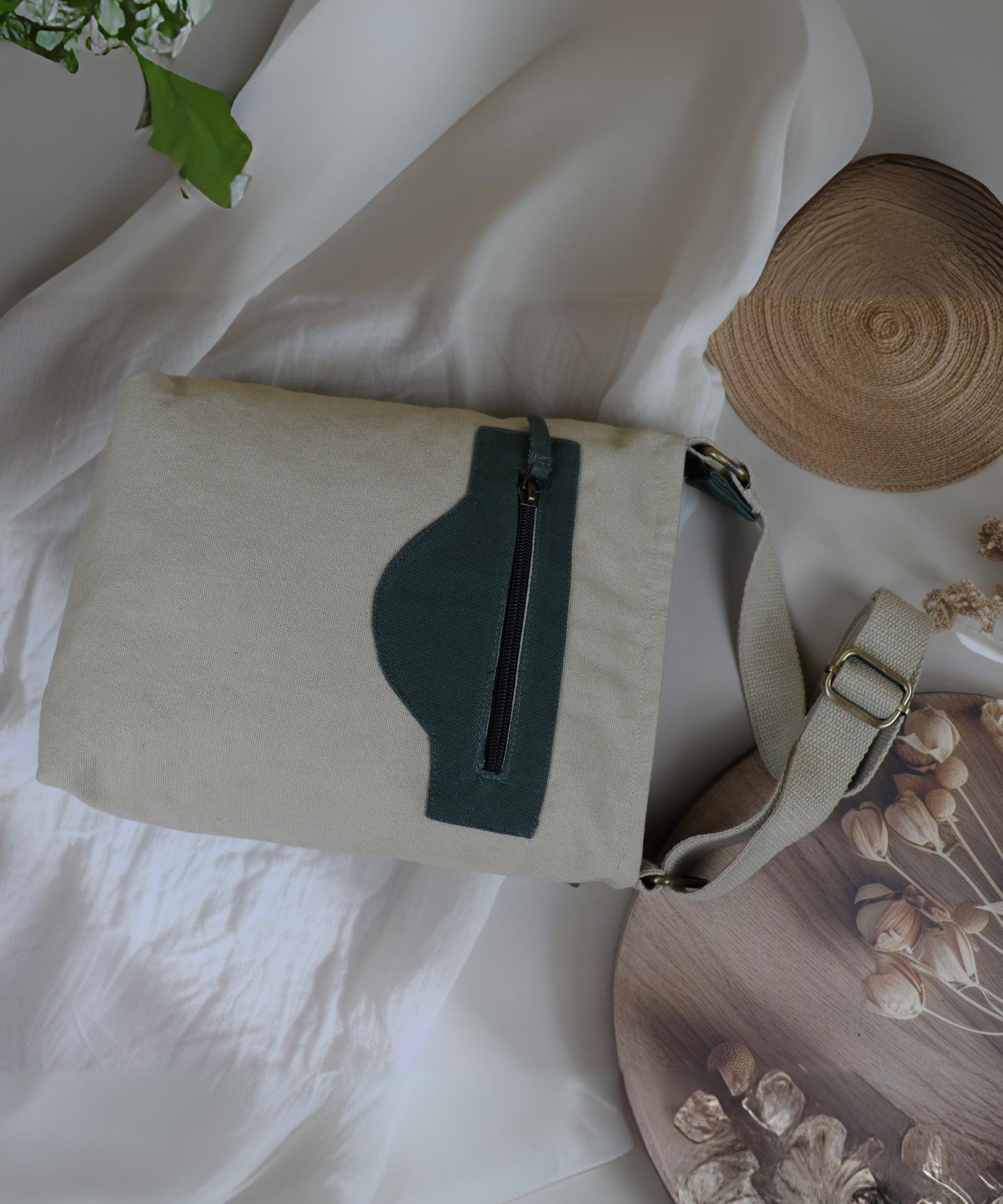 Unisex crossbody forest sling bag, Forest green sling bag for men and women, Forest sling bag with adjustable strap, Sustainable crossbody sling bag, Crossbody sling bag for everyday use