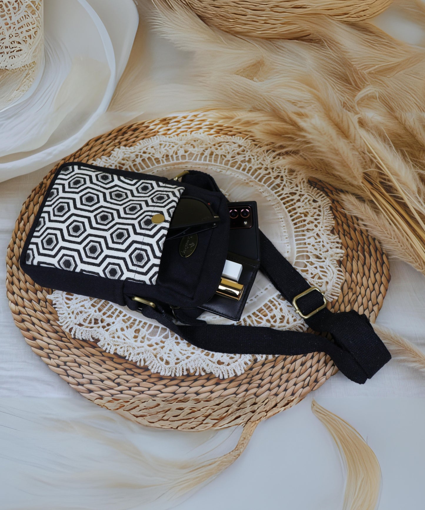 Canvastory Crossbody Mobile Phone Sling Bag for Women & Men| Utility Small Sling Bag for Women & girls| Phone Bag with Adjustable Strap | Mobile Pouch, Sling Bag for Women | Phone carrying sling