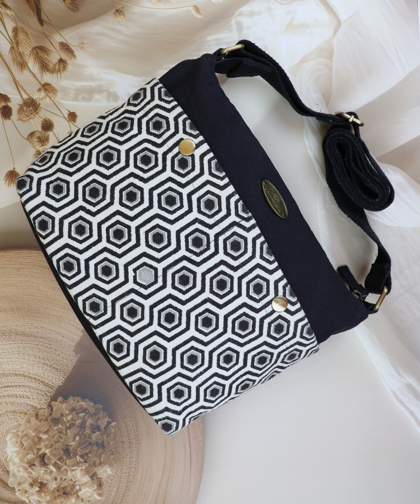 Urbanflex sling bags, Urban travel sling bag, Sling bag for men and women, Unisex sling bags, Unisex crossbody bag, Crossbody sling bag, Versatile sling bag, Adjustable sling bag