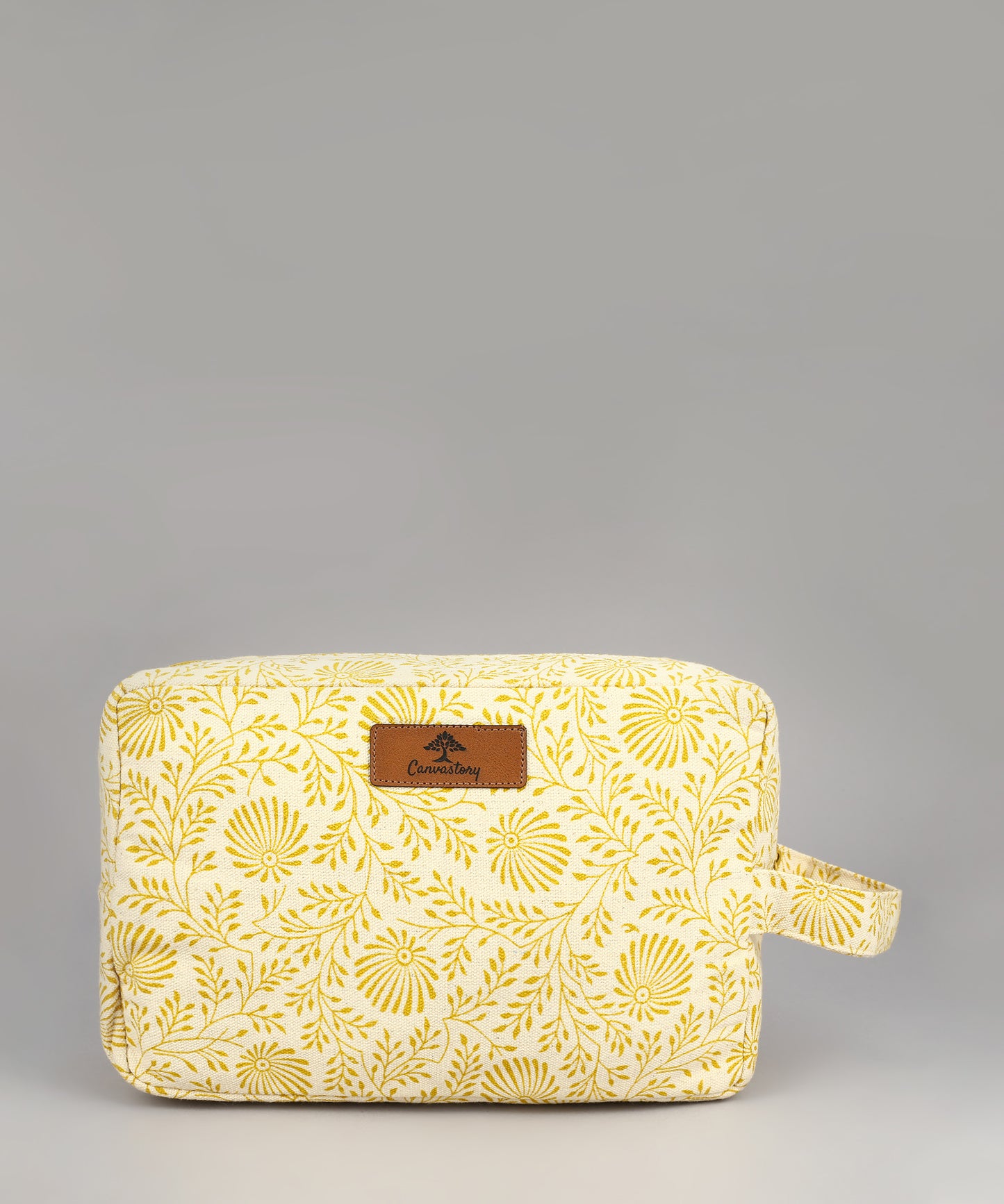 cosmetic kit, cosmetic pouch, cosmetic travel pouch, Canvas cosmetic pouch, Boxy-shaped pouches, Zippered cosmetic pouch, Eco-friendly cosmetic bag, Multi-use makeup bag