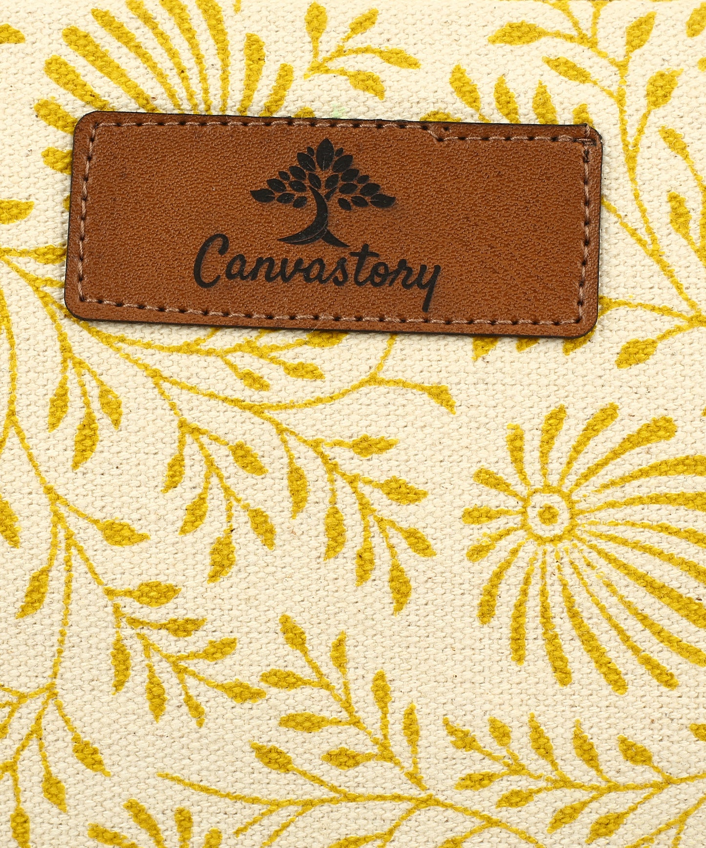 cosmetic kit, cosmetic pouch, cosmetic travel pouch, Canvas cosmetic pouch, Boxy-shaped pouches, Zippered cosmetic pouch, Eco-friendly cosmetic bag, Multi-use makeup bag