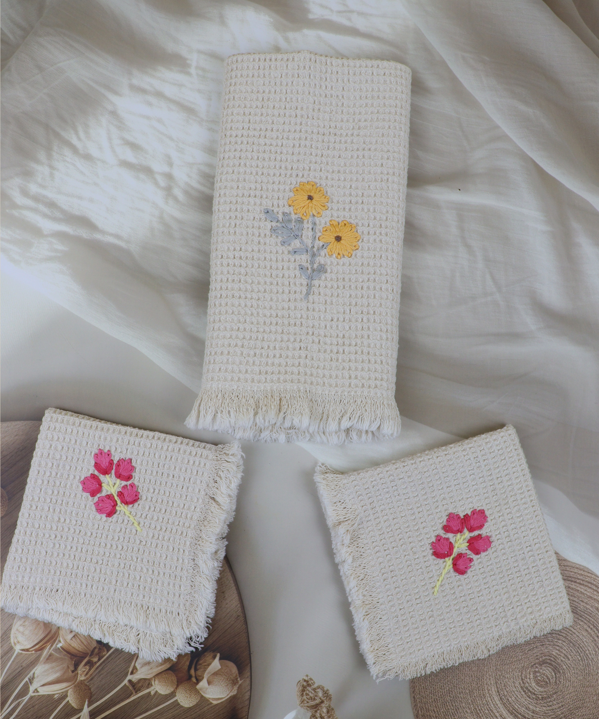 Hand embroidered towels, Cotton embroidered towels, Handcrafted towels, Floral embroidery towels,  Embroidered bath towels, Handmade embroidered towels, Hand-stitched towels, Embroidery designs for towels, Luxury hand towels, Elegant embroidered towels