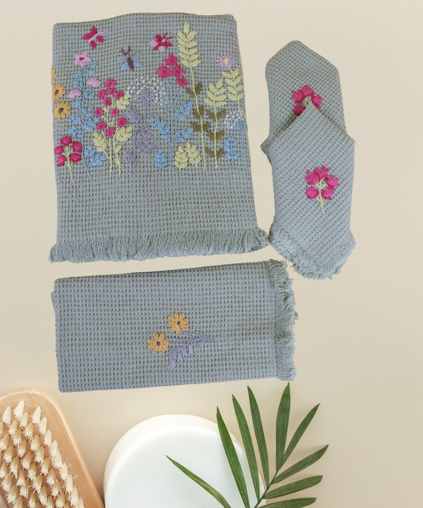 Hand embroidered towels, Cotton embroidered towels, Handcrafted towels, Floral embroidery towels,  Embroidered bath towels, Handmade embroidered towels, Hand-stitched towels, Embroidery designs for towels, Luxury hand towels, Elegant embroidered towels