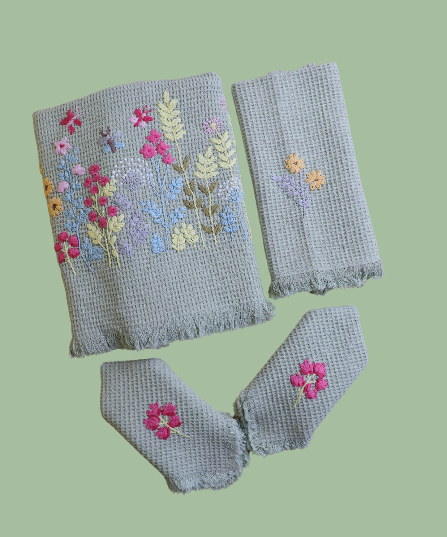 Hand embroidered towels, Cotton embroidered towels, Handcrafted towels, Floral embroidery towels,  Embroidered bath towels, Handmade embroidered towels, Hand-stitched towels, Embroidery designs for towels, Luxury hand towels, Elegant embroidered towels