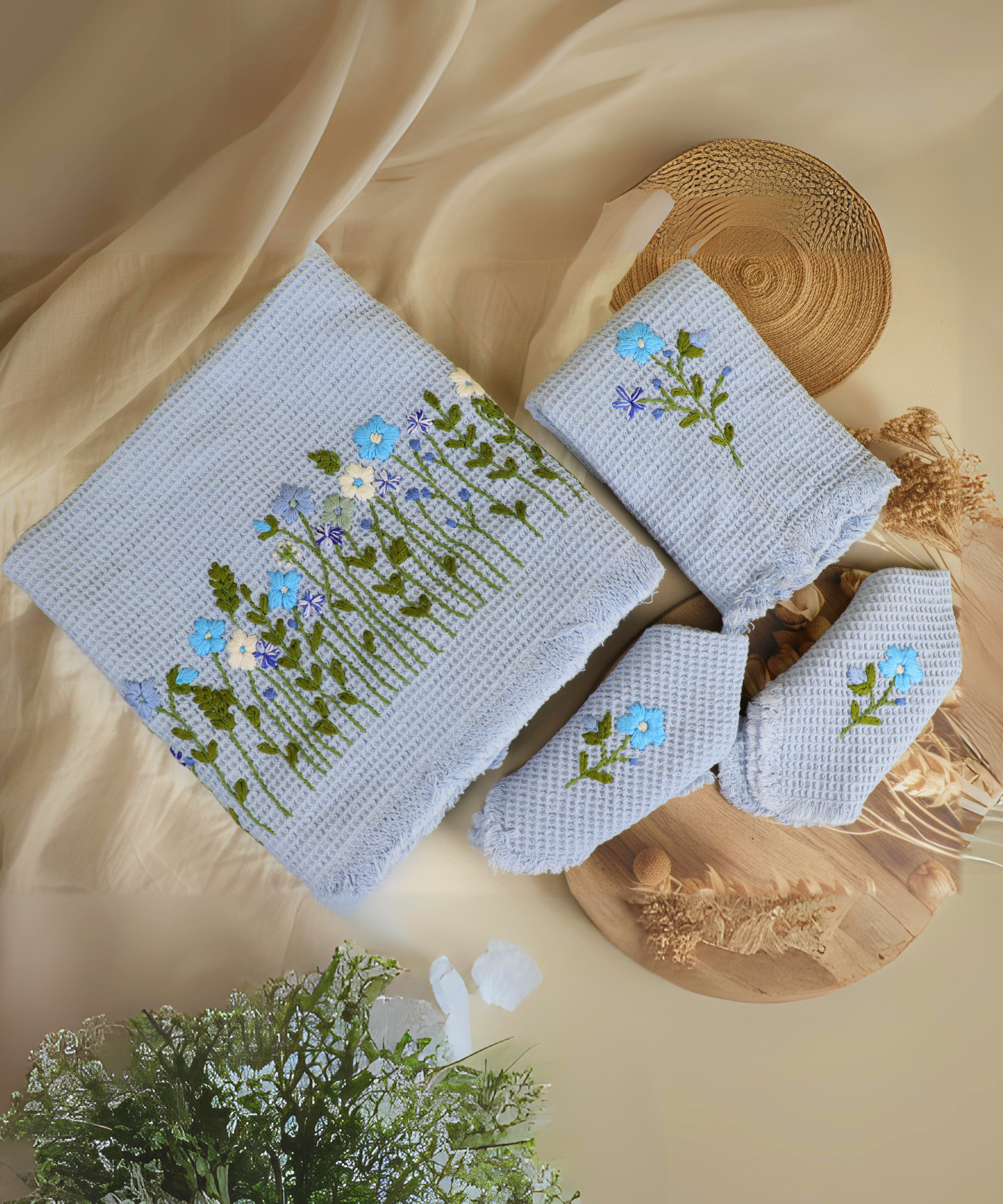 Hand embroidered towels, Cotton embroidered towels, Handcrafted towels, Floral embroidery towels,  Embroidered bath towels, Handmade embroidered towels, Hand-stitched towels, Embroidery designs for towels, Luxury hand towels, Elegant embroidered towels